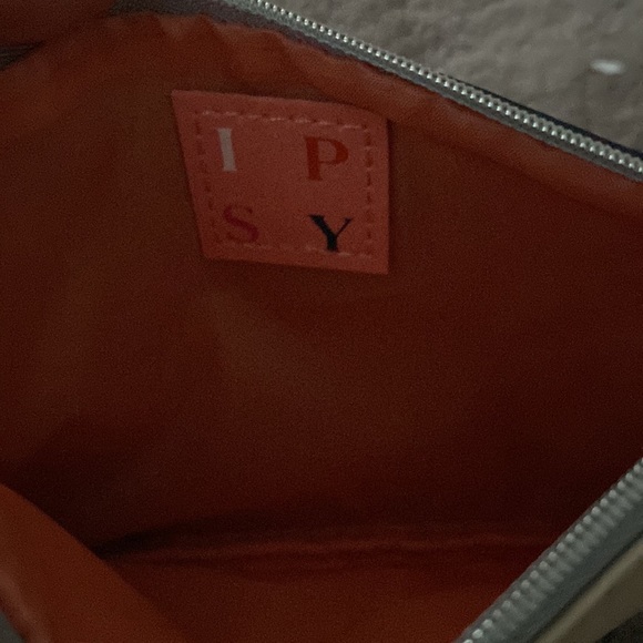 ipsy makeup pouches - Picture 3 of 5